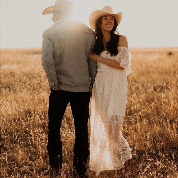 Lace maxi dress - Picture 2 of 7